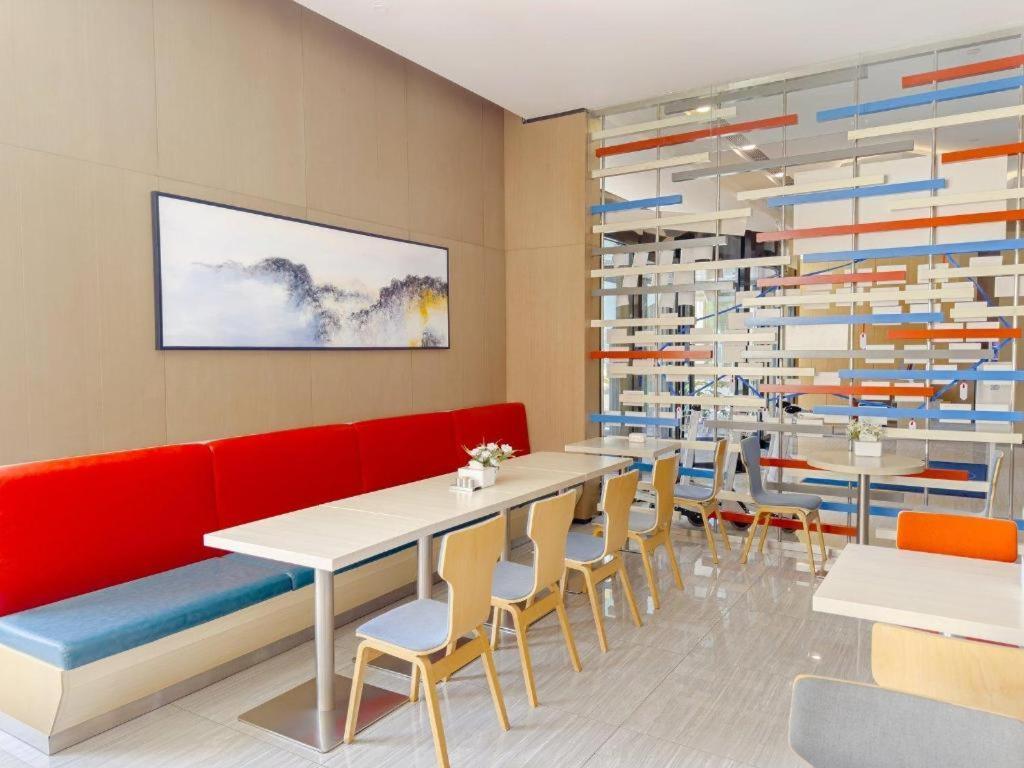 Holiday Inn Express Zhangye By Ihg Exteriör bild